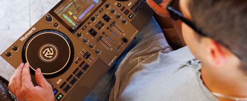Вбудовані динаміки Numark Mixstream Pro Go