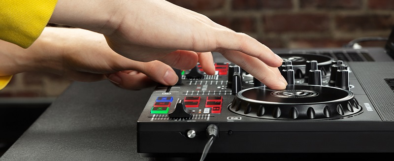 Скретч на Numark Party Mix Live